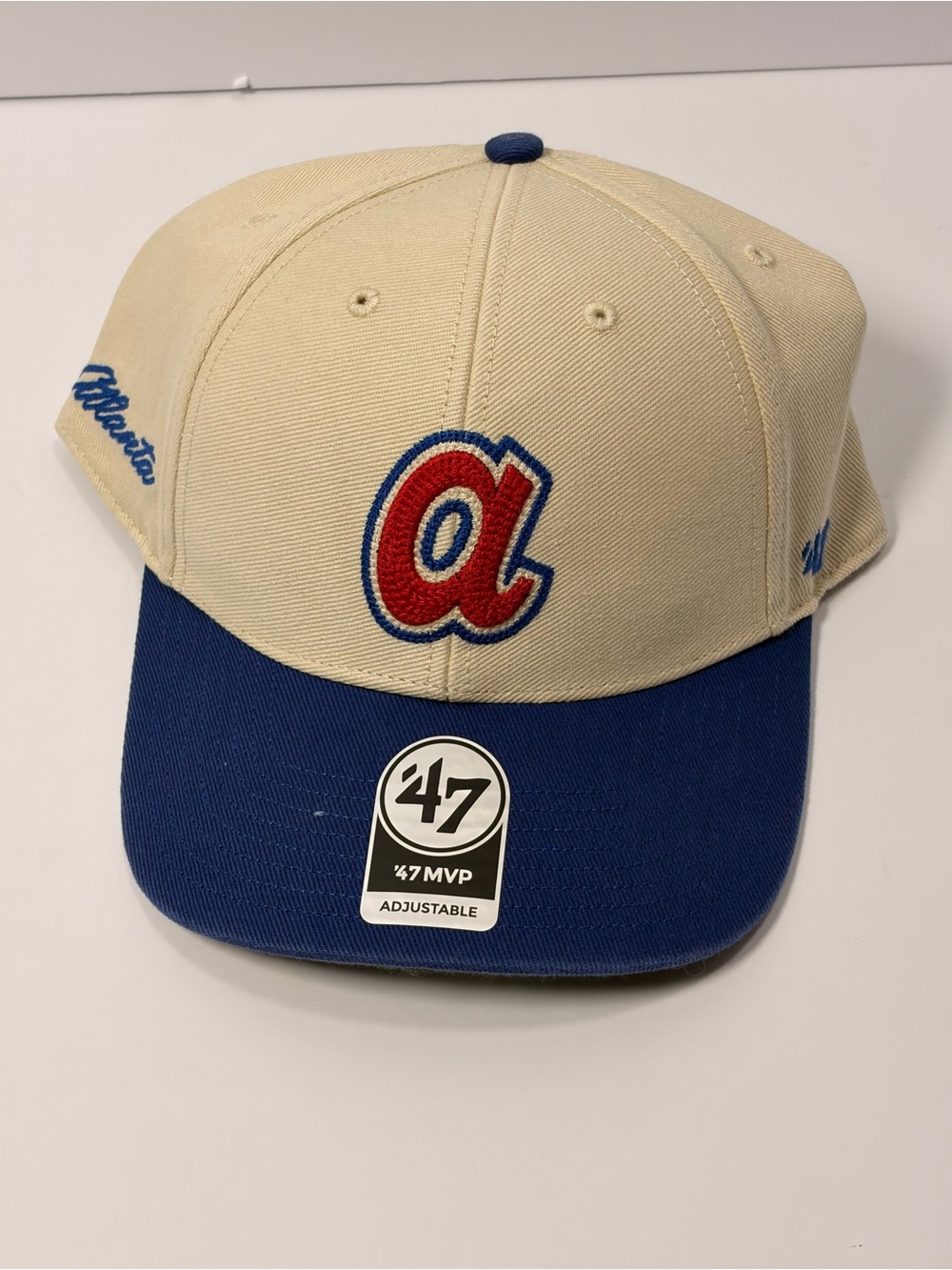 47 Atlanta Braves Two-Tone Cap in Cream and Blue with Red Logo